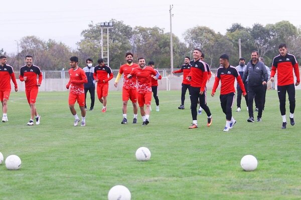 تمرین تیم فوتبال تراکتور زیر نظر فیروز کریمی