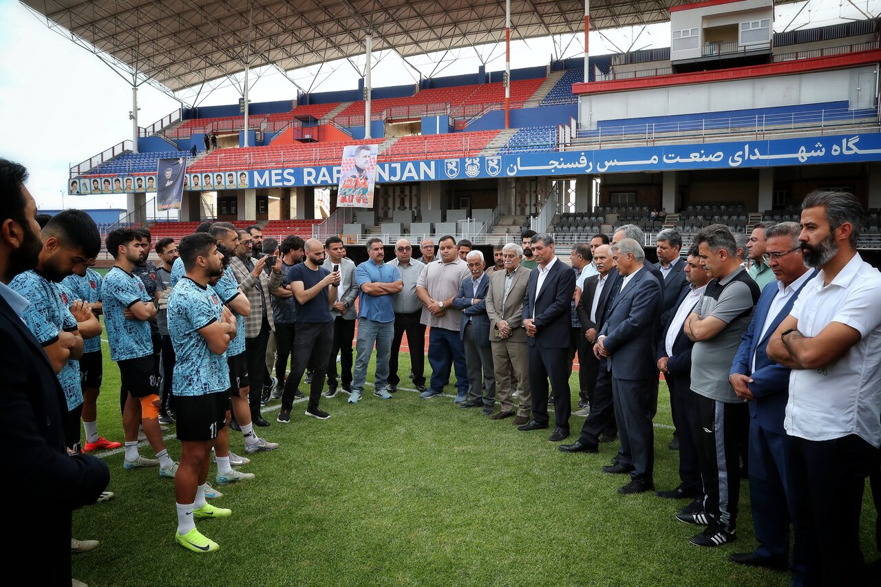 تمرین تیم فوتبال مس با حضور هواداران و مسئولان شرکت مس برگزار شد