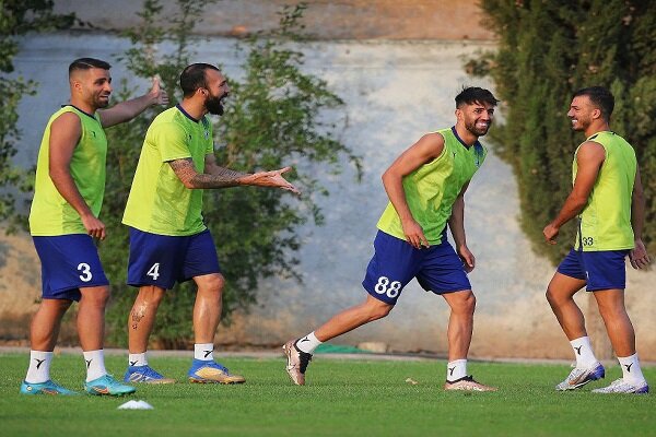 تمرین سنگین استقلال با وزنه و کارهای تاکتیکی