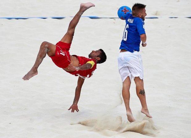 تمرین مشترک فوتبال ساحلی ایران و ایتالیا قبل از شروع جام جهانی