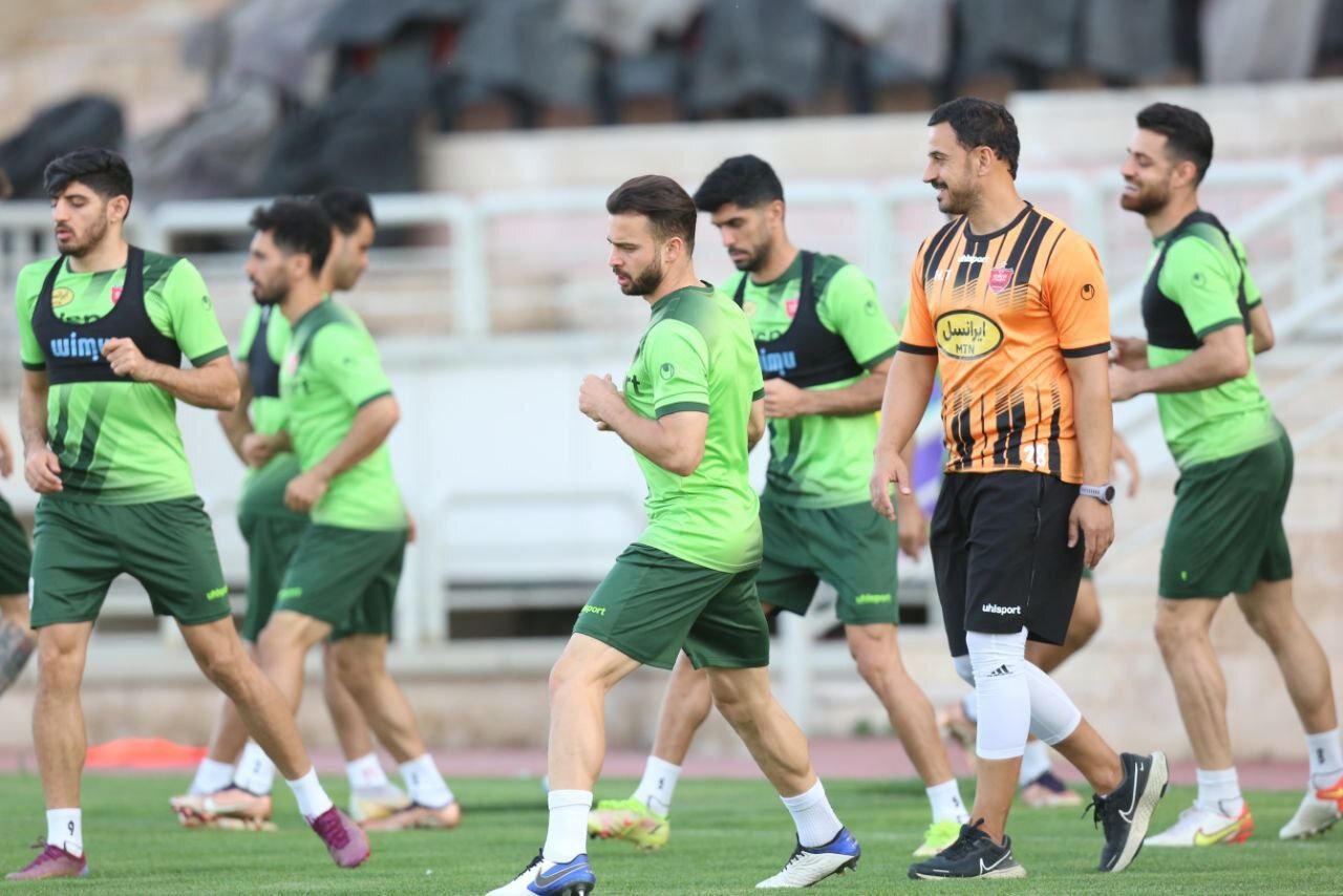 تمرین پنالتی پرسپولیس قبل از بازی با هوادار