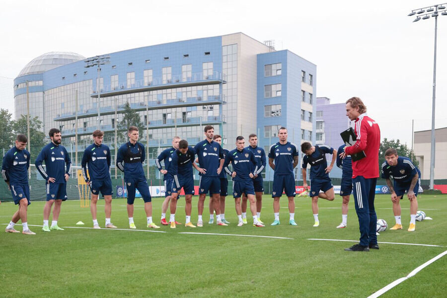 تمسخر تیم ملی روسیه پس از انصراف از کافا/ در تابستان ذوب میشویم!