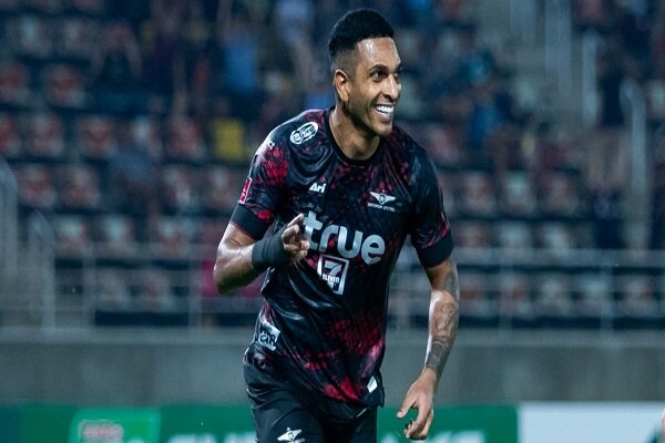 توافق با مهاجم برزیلی/ صدور رضایتنامه معضلی برای سرخها