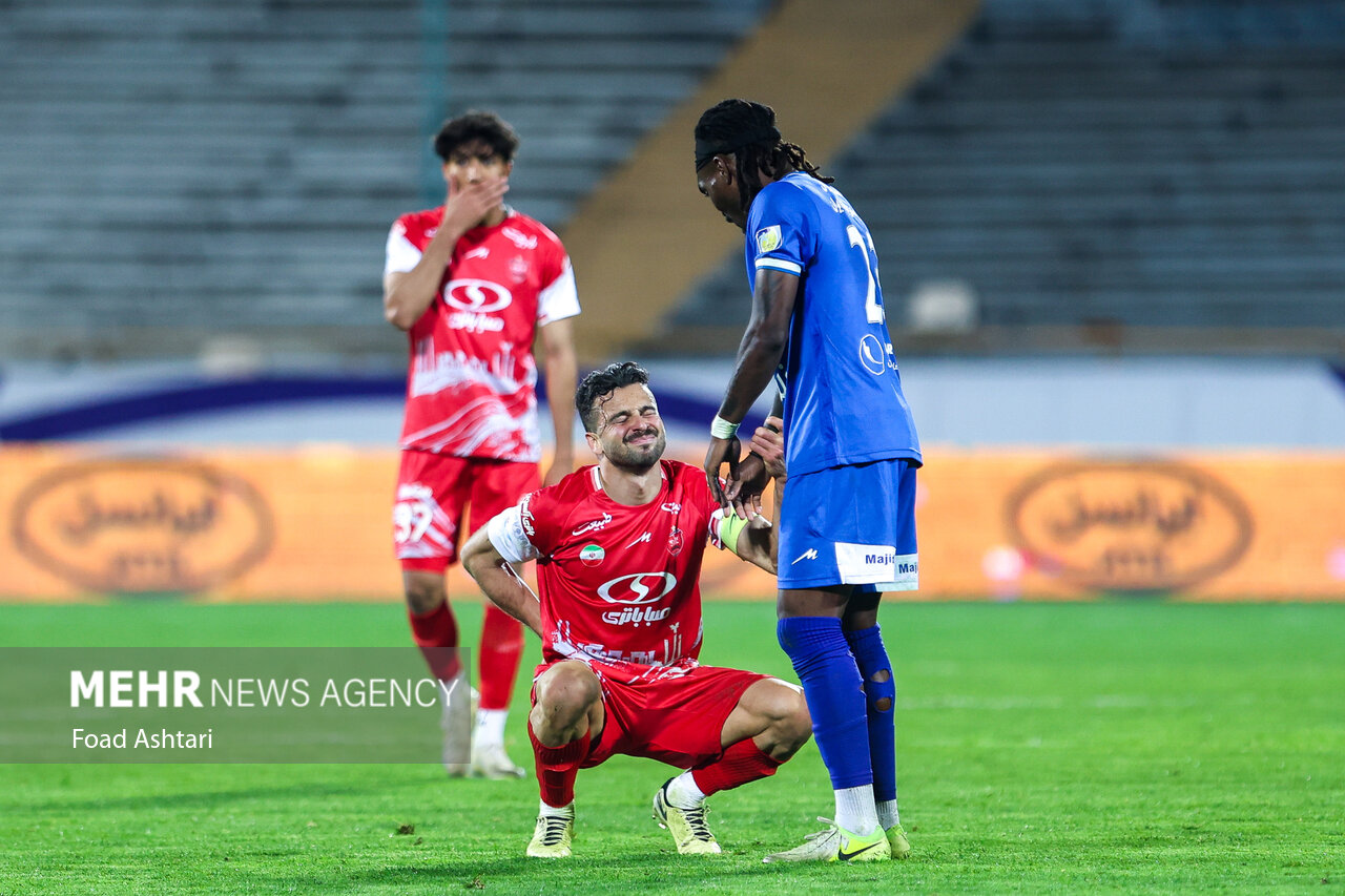 توافق باشگاه پرسپولیس با مهاجم استقلال