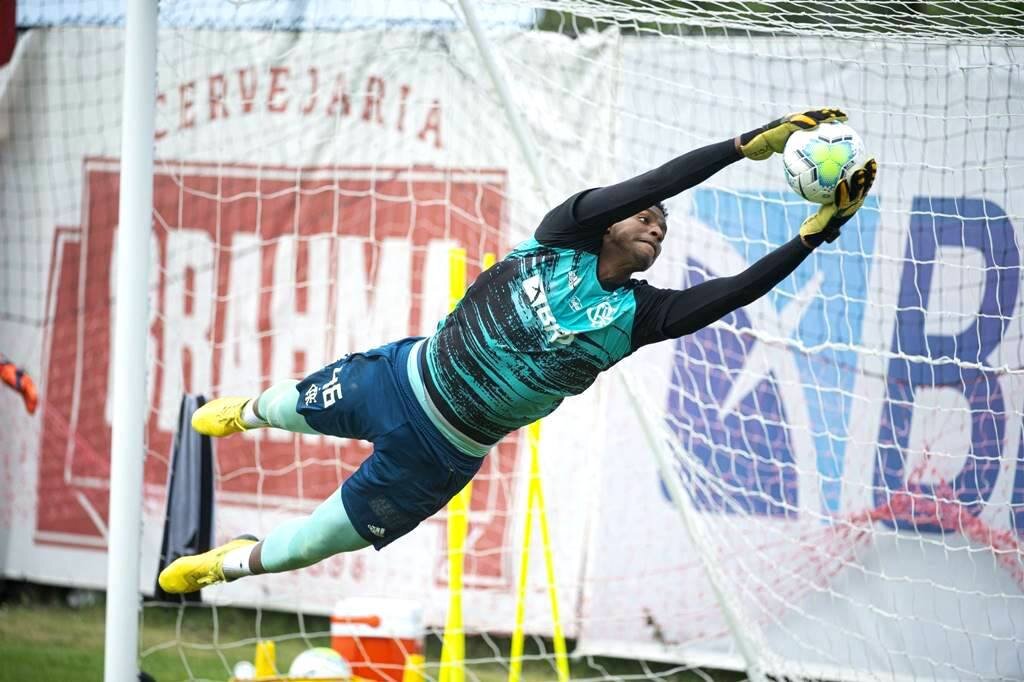 توافق نهایی پرسپولیس با گلر برزیلی/ «جونیور» در انتظارروادید