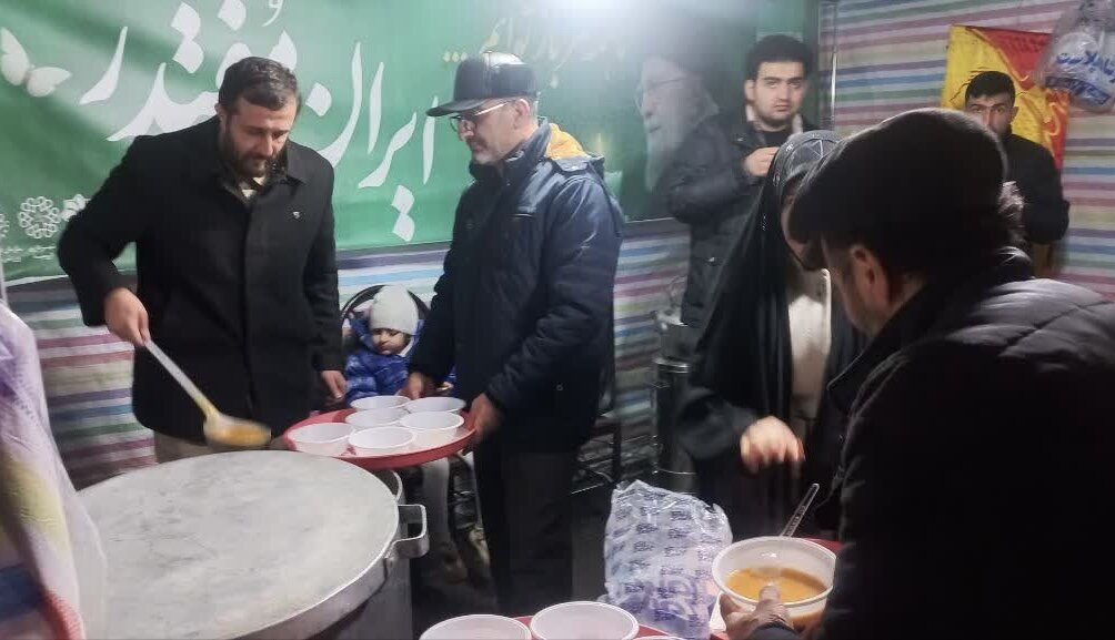 توزیع افطاری ساده در ارومیه برای ۵۰۰ نفر توسط بسیج دانش آموزی