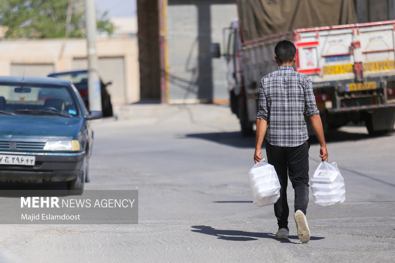 توزیع یک میلیون و ۶۰۰ هزار پرس غذای گرم میان نیازمندان