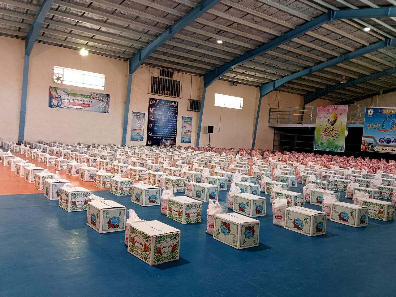 توزیع ۲۱ هزار بسته معیشتی در کردستان آغاز شد