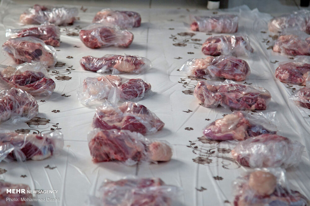 توزیع ۳۰ تُن گوشت بین نیازمندان به مناسبت اعیاد قربان وغدیر