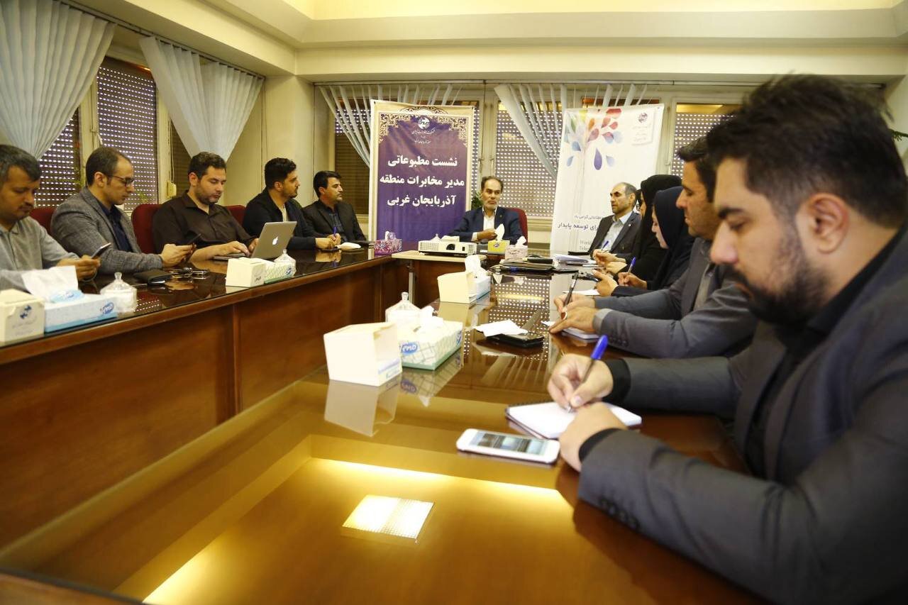 توسعه فیبر نوری به طول نزدیک هزار کیلومتر در آذربایجان
غربی