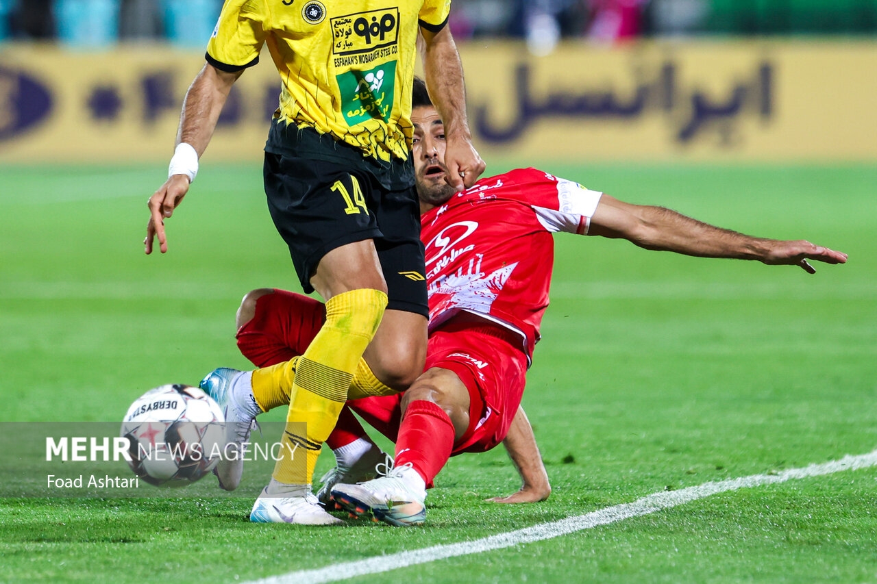 توصیه جدی فدراسیون به سازمان لیگ برای بازی پرسپولیس و سپاهان