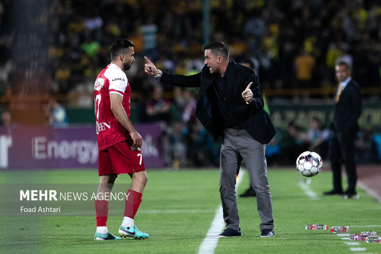 توصیه ویهرا به سرخپوشان برای سه بازی آینده/ کارت غیرفنی نگیرید