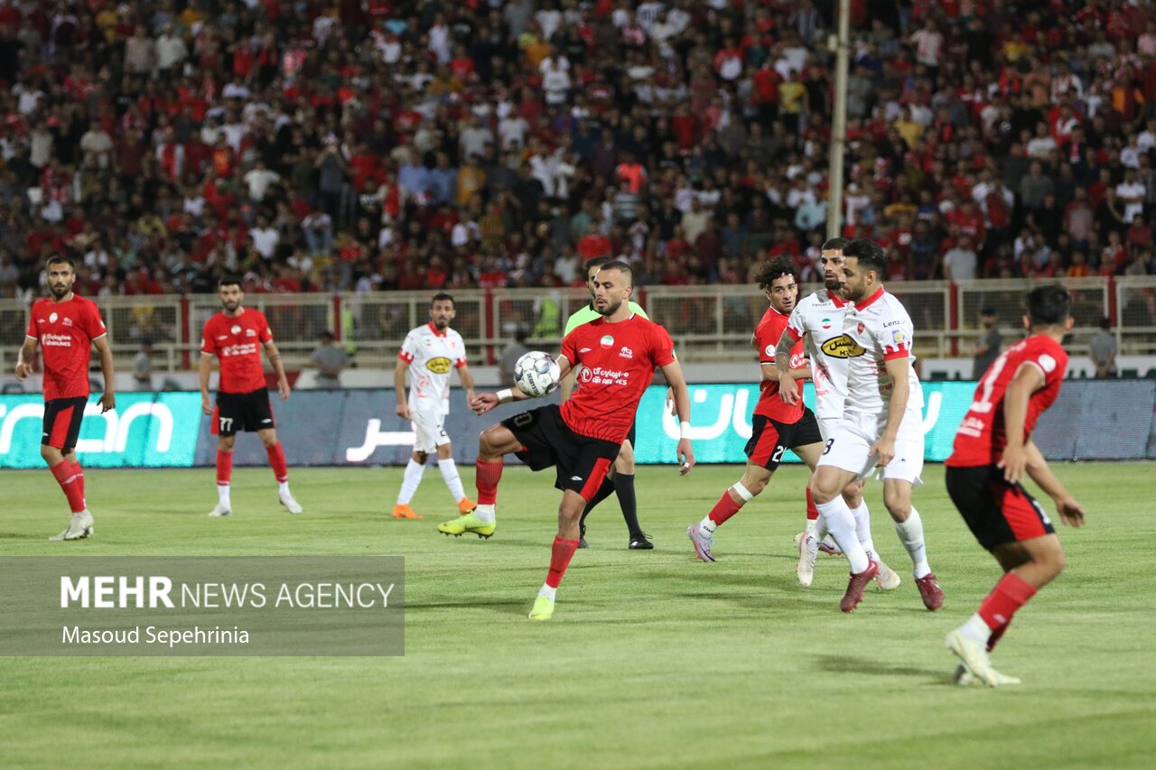 توصیه پیشکسوت استقلال برای دیدارباپرسپولیس/نتایج تراکتورعجیب است