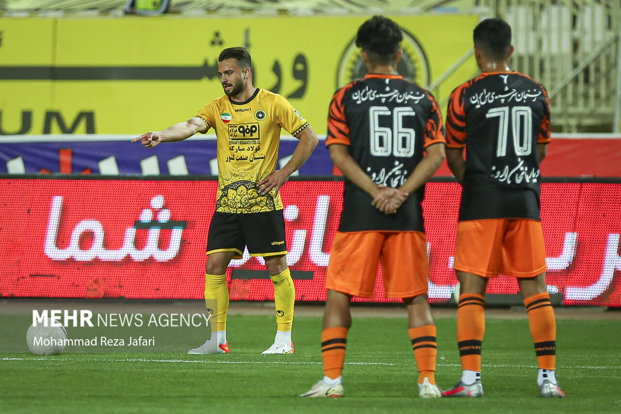 توقف تیم‌های کرمانی مقابل نساجی و پدیده