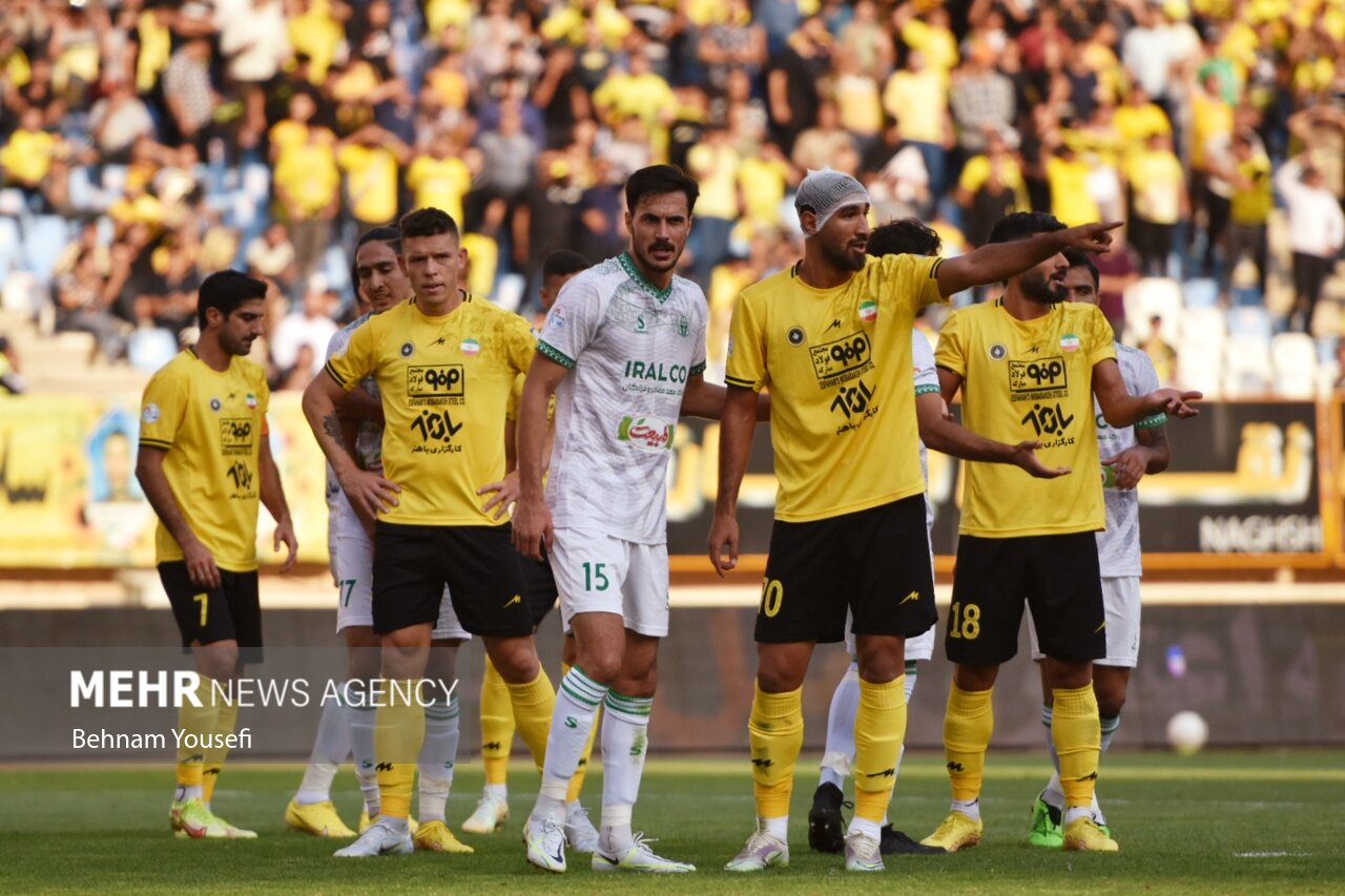 توقف سپاهان برابر مس رفسنجان در نیمه نخست