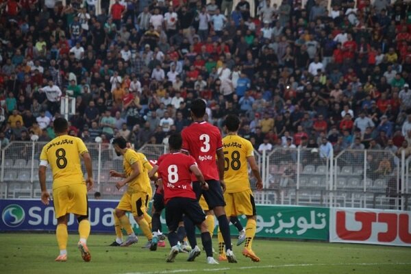 توقف سپاهان برابر نساجی/ شعار تماشاگران علیه«مورایس»