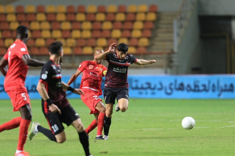 توقف پرسپولیس برابر فولاد در نیمه اول/ انتظارات برآورده نشد