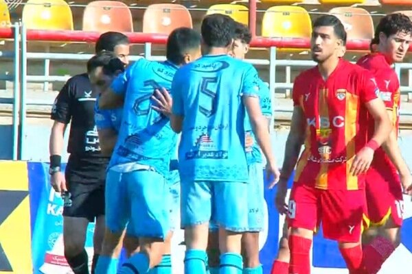 توقف چادرملو مقابل فولاد/ از یک پرسپولیسی در اهواز رونمایی شد