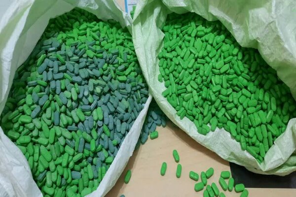 توقیف سواری پراید با ۵۰ هزار عدد قرص غیرمجاز درمریوان