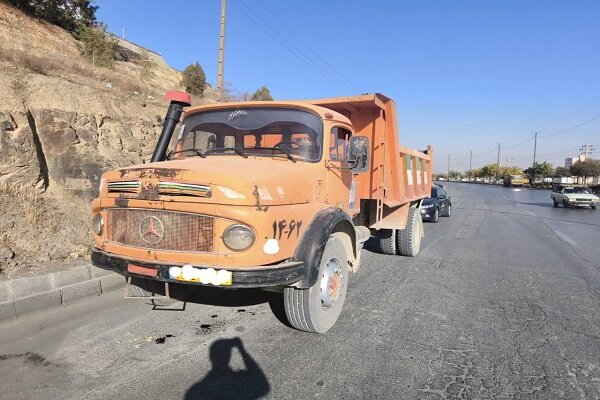 توقیف کامیون شهرداری اراک با ۶۷ میلیون تومان خلافی