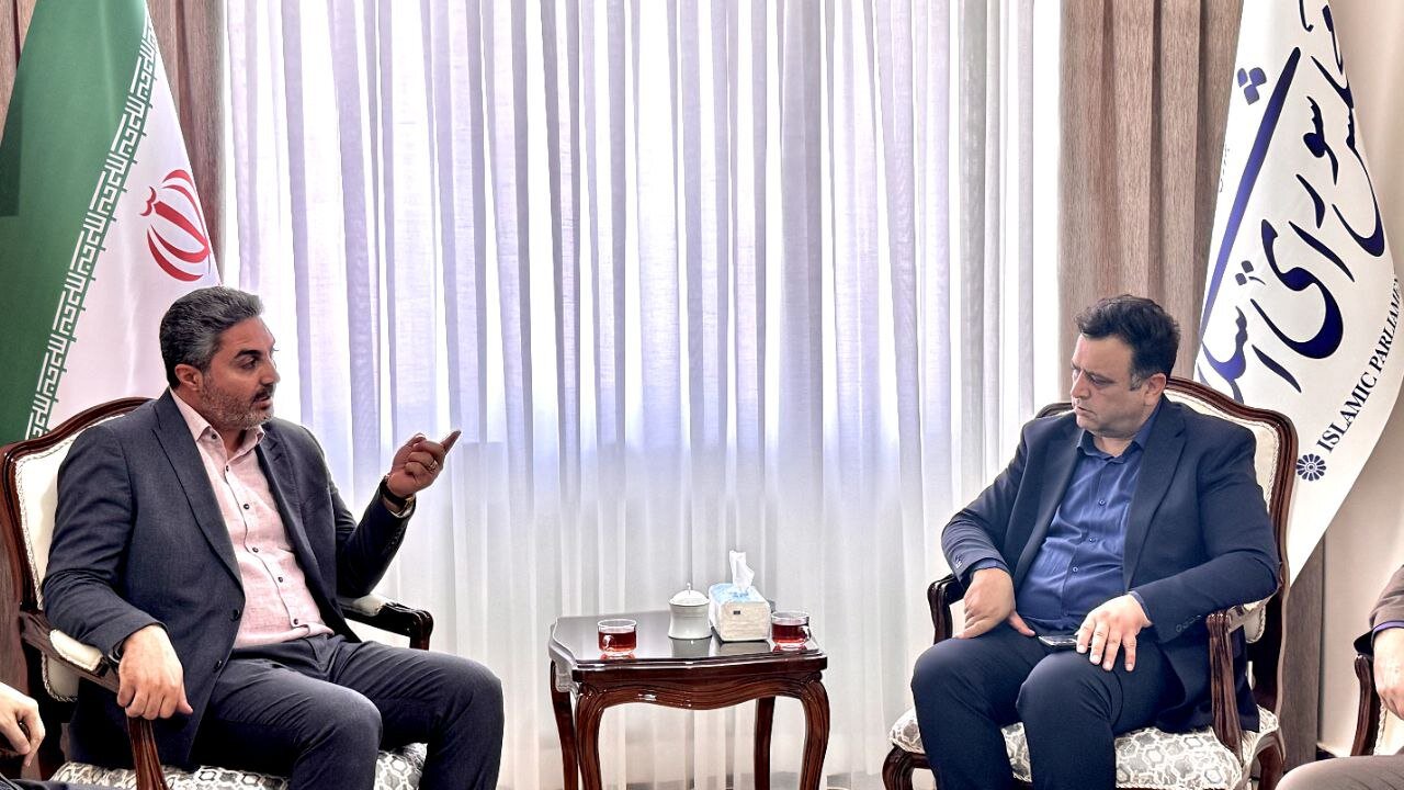 تولید و اشتغال پایه‌های اصلی جهش اقتصادی آذربایجان غربی
است