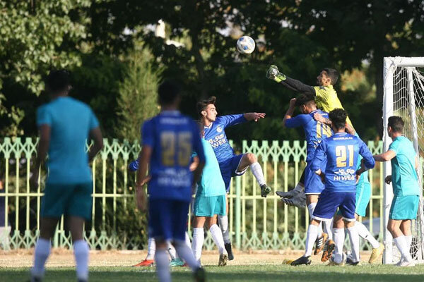 تیم فوتبال استقلال برابر امیدهایش به پیروزی رسید