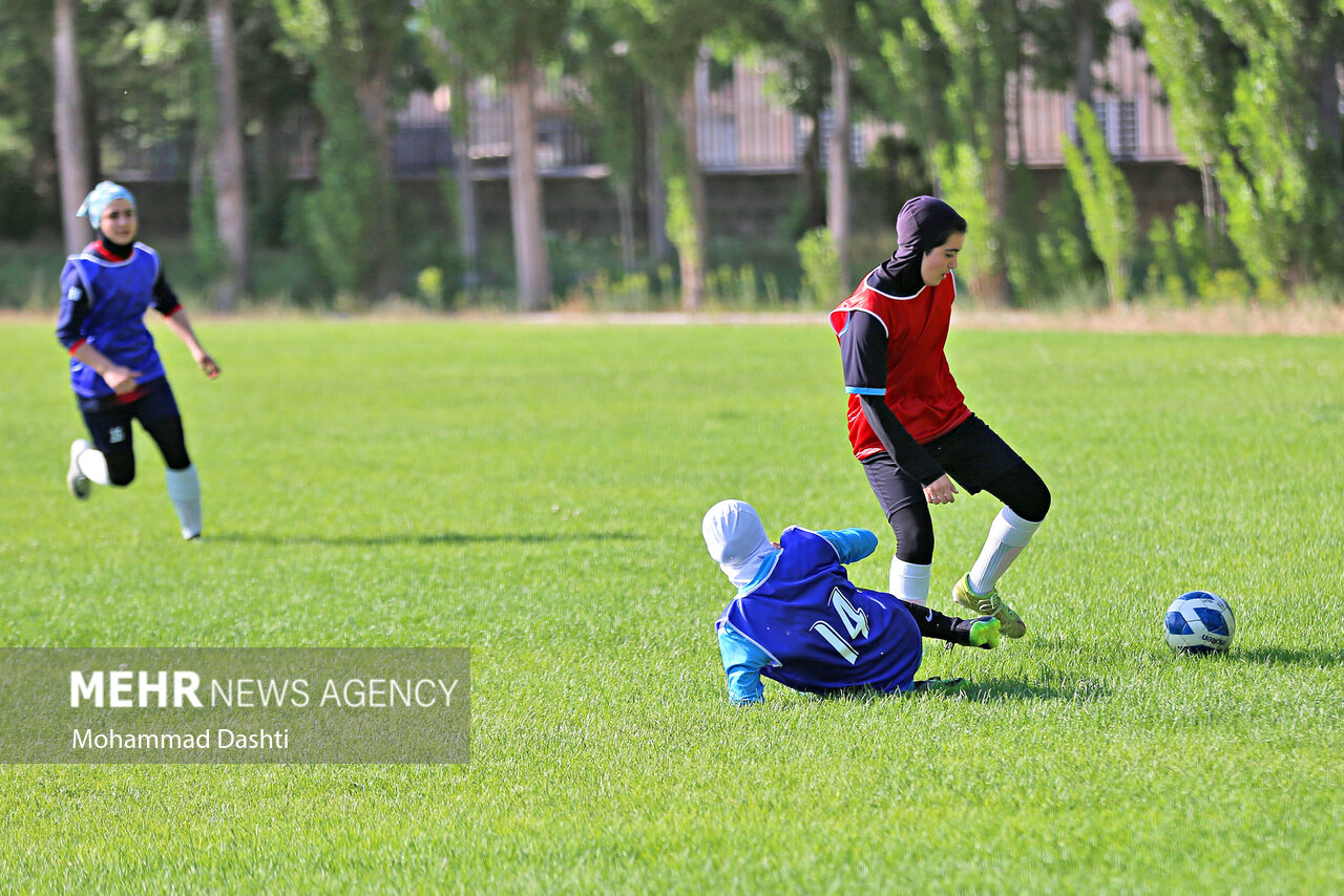 تیم فوتبال دختران ایران وارد ویتنام شد