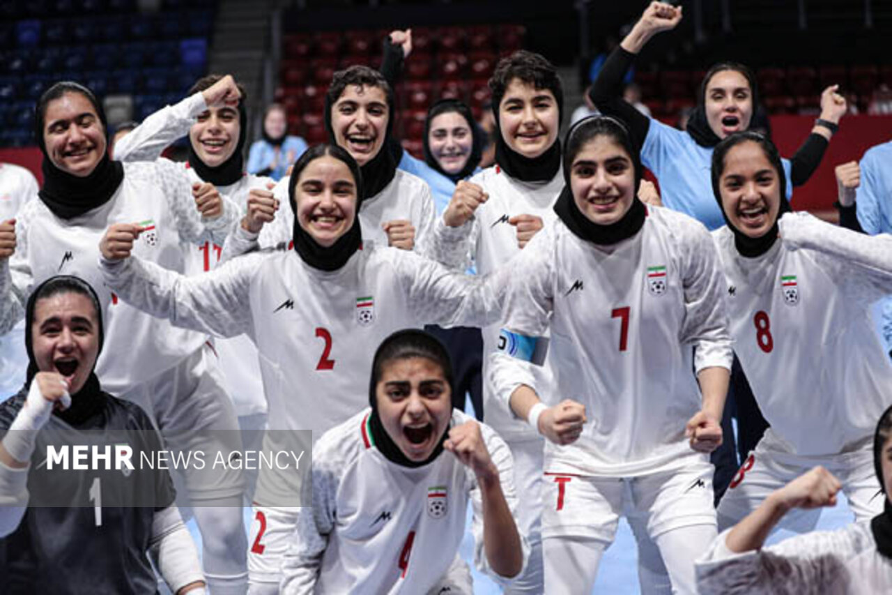 تیم فوتسال دختران ایران فینالیست شد