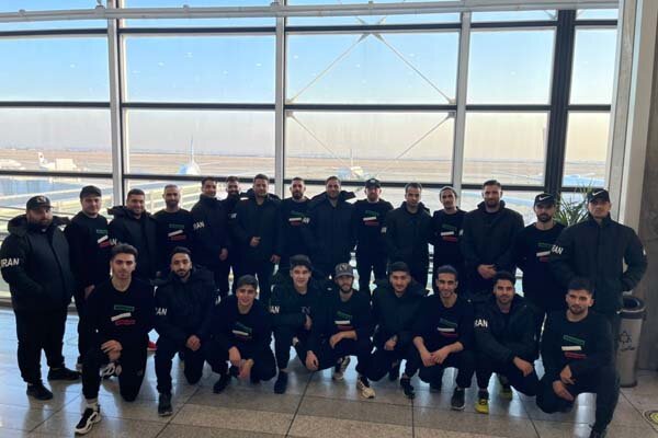 تیم ملی هاکی روی یخ ایران به بیشکک رسید