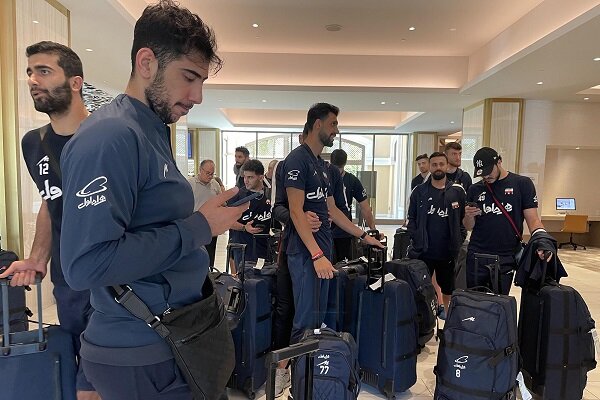 تیم ملی والیبال ایران به آمریکا رسید/ عطایی همچنان در انتظارویزا