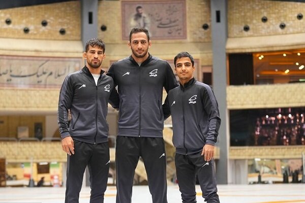 تیم منتخب کشتی آزاد عازم قرقیزستان شد