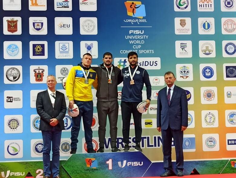 تیم کشتی آزاد دانشجویان ایران قهرمان شد