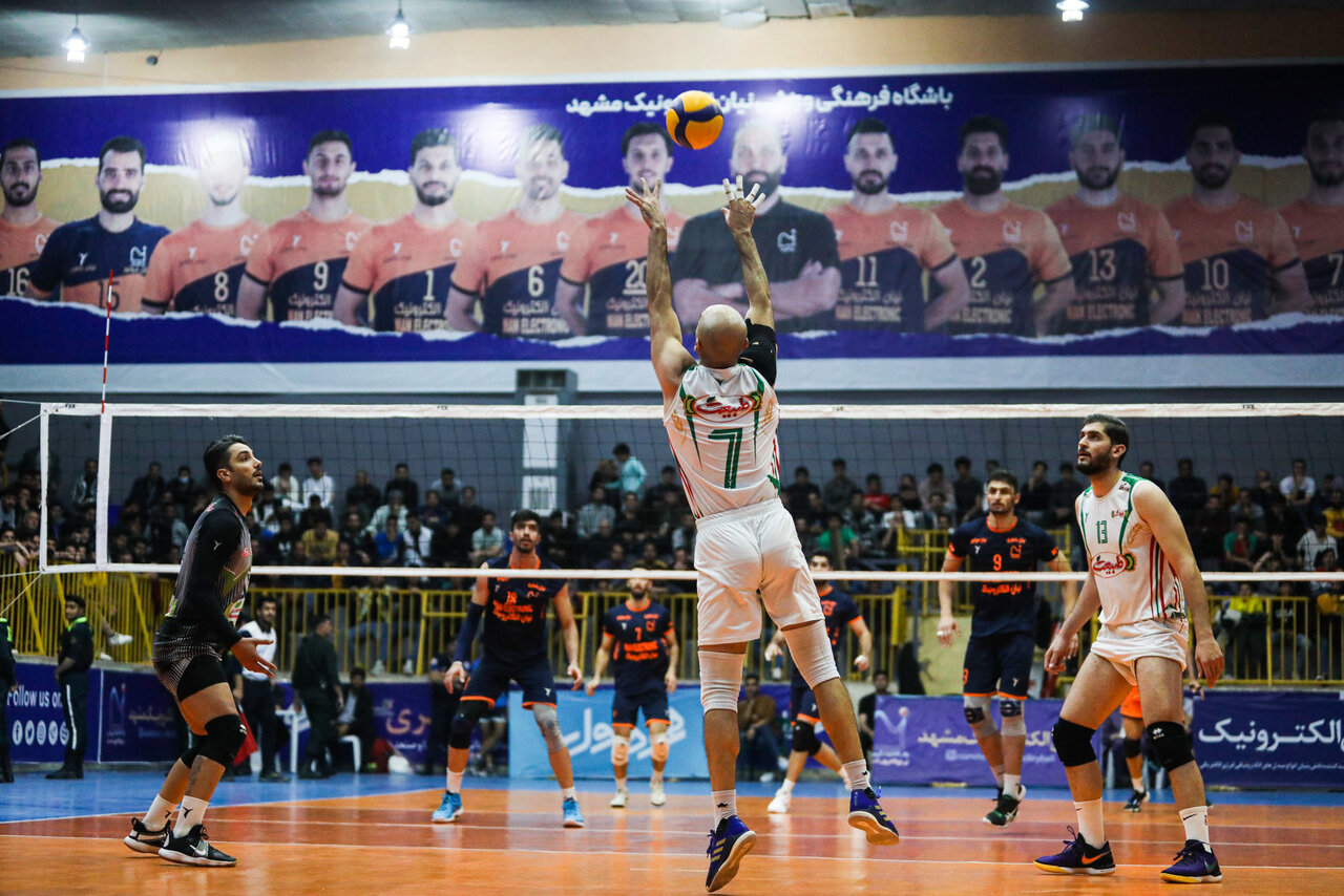 تیمهای باتجربه کارشان در پلیآف لیگ برتر والیبال راحتتراست