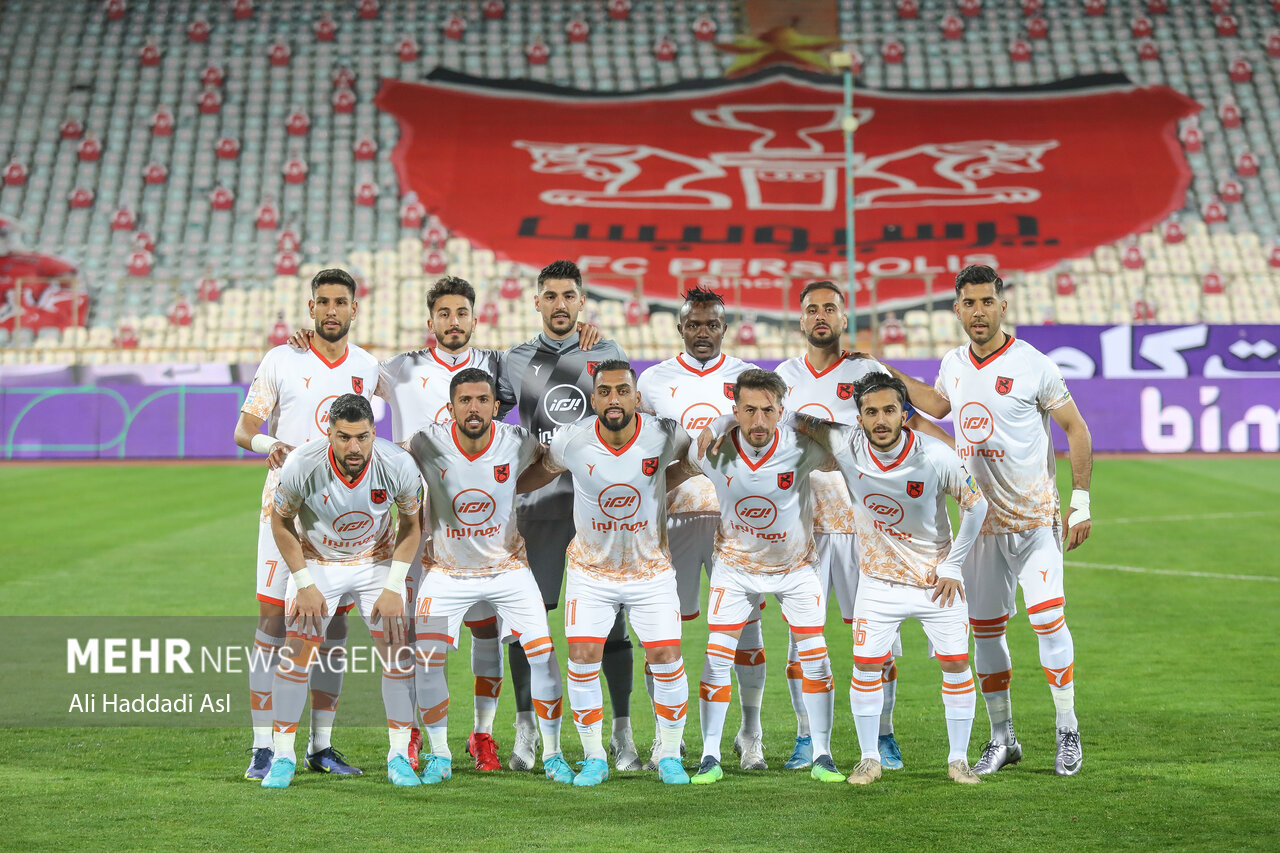 تیمی که پرسپولیس را برد زمینگیر شد/شکست تراکتور برابر مس رفسنجان