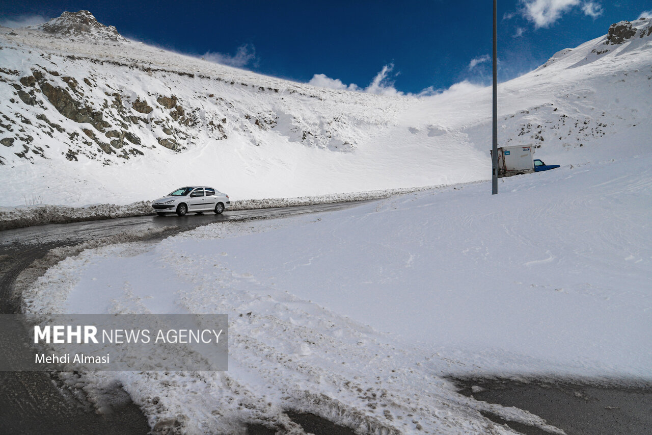 جاده‌های کوهستانی استان سمنان لغزنده و مَه آلود است