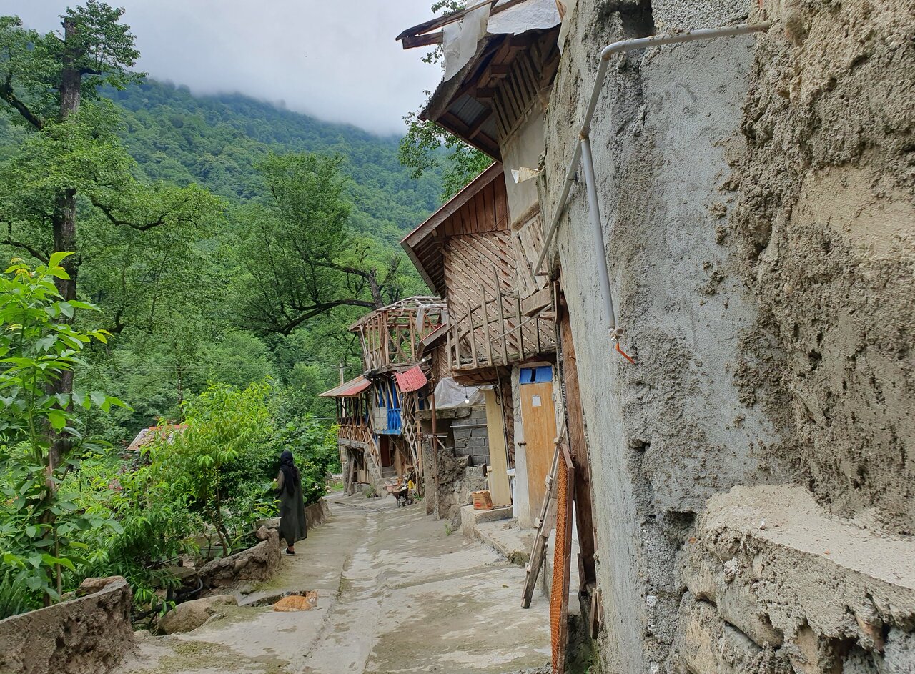 جادههای ۲ هزار و ۳ هزار در قرق استخر پرورش ماهی واقامتگاه