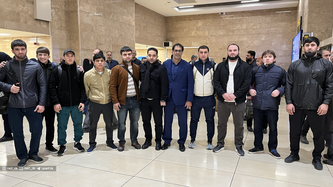 جام باشگاههای جهان؛ تیم کشتی تاجیکستان وارد تهران شد