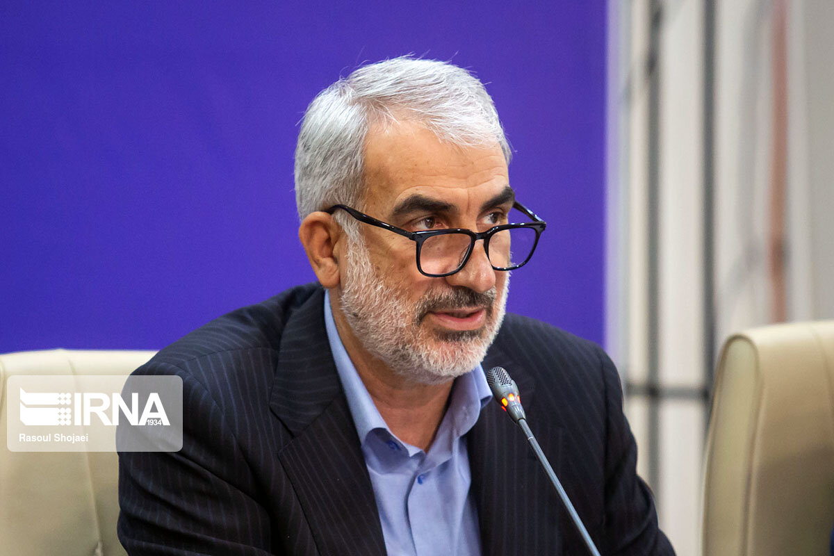 جامعه با احترام به معلم پیشرفت می‌کند