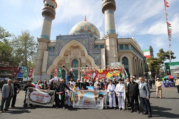 جامعه ورزش با حضور در راهپیمایی وظیفه شرعی خود را انجام
داد