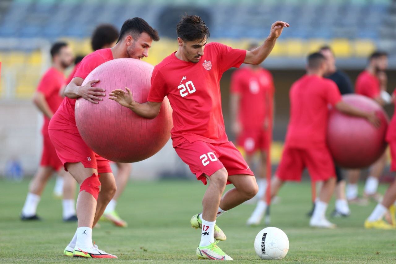 جای آلکثیر در پرسپولیس پر میشود/ کادر فنی مراقب رختکن باشد