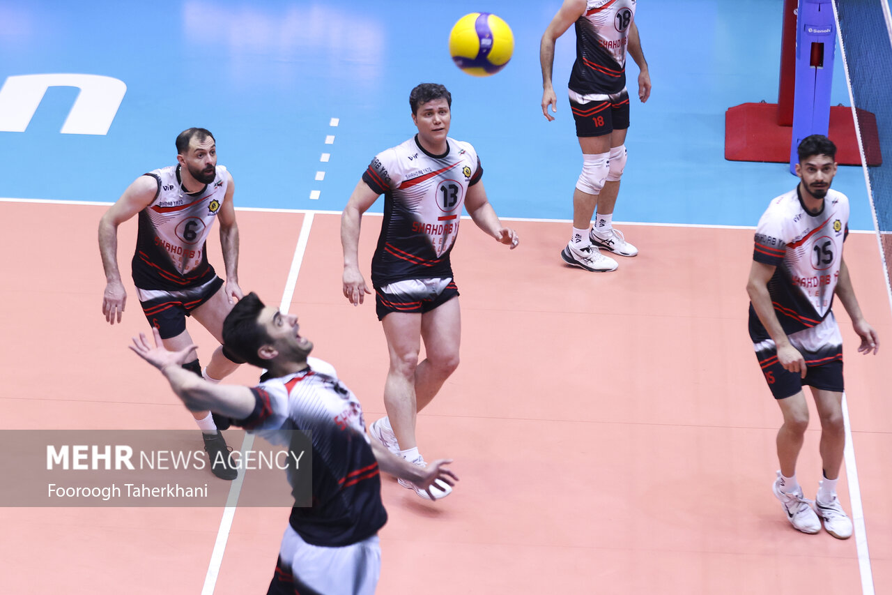 جدال سخت دو مدعی در تهران/ نخستین حضور طبیعت و چادرملو