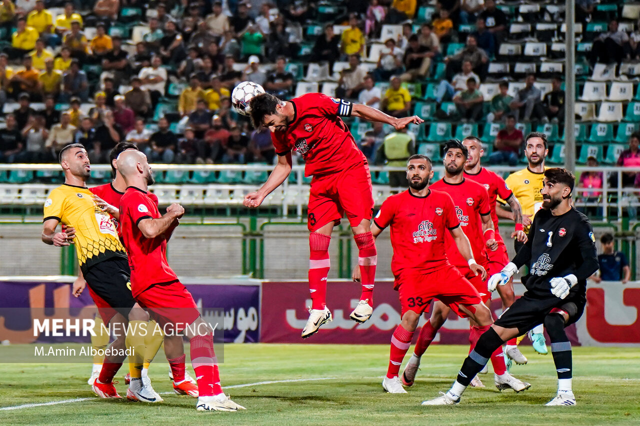 جدال سرنوشتساز در تبریز؛ جنگ تراکتور و سپاهان برای صدرنشینی