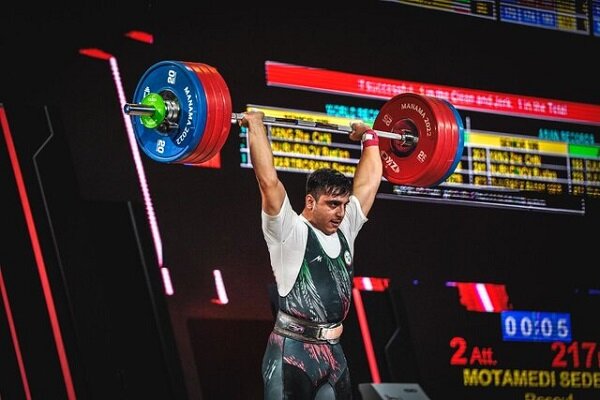 جدال وزنهبرداران جوان در آسیا/رقابت سخت معتمدی و کرمی برای سهمیه