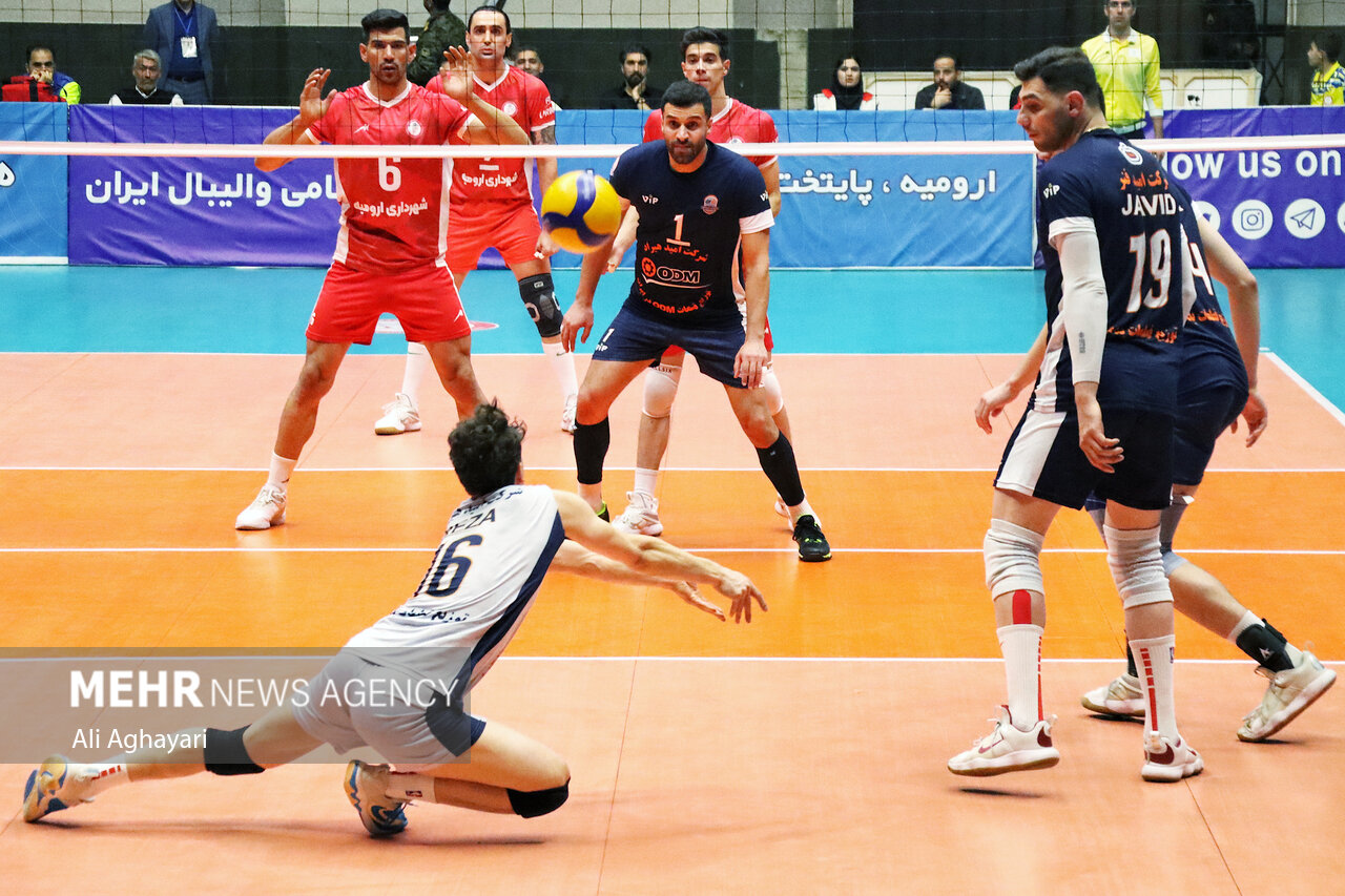 جدال‌هایی سرنوشت‌ساز برای صعود به نیمه نهایی لیگ والیبال