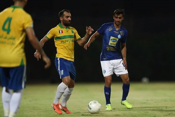 جدایی موقت مدافع استقلال و فسخ قرارداد یک بازیکن