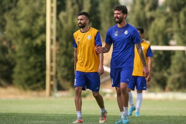 جذابیت تقابل دو بازیکن زرد و آبی/ یاغی‌ها زود به تیم‌شان رسیدند