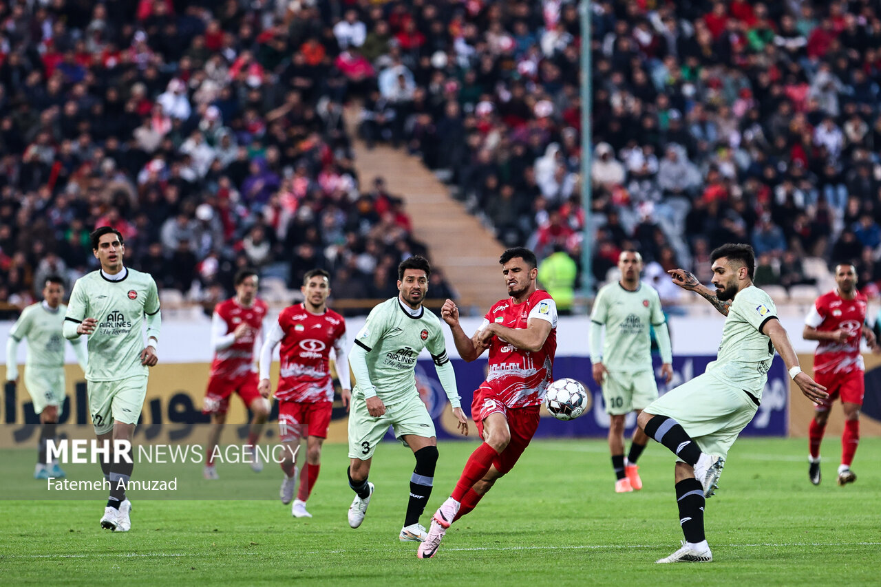 جریمه تراکتور، پرسپولیس و ۴ باشگاه بابت عدم رعایت مجوز حرفه ای