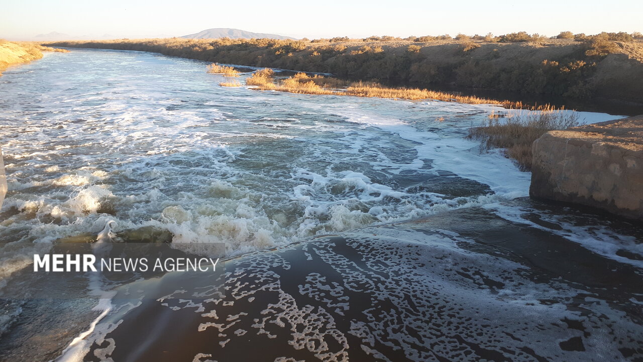 جزئیات آبگیری تالاب گاوخونی/ دِبی آب ورودی ۹ مترمکعب است+تصاویر