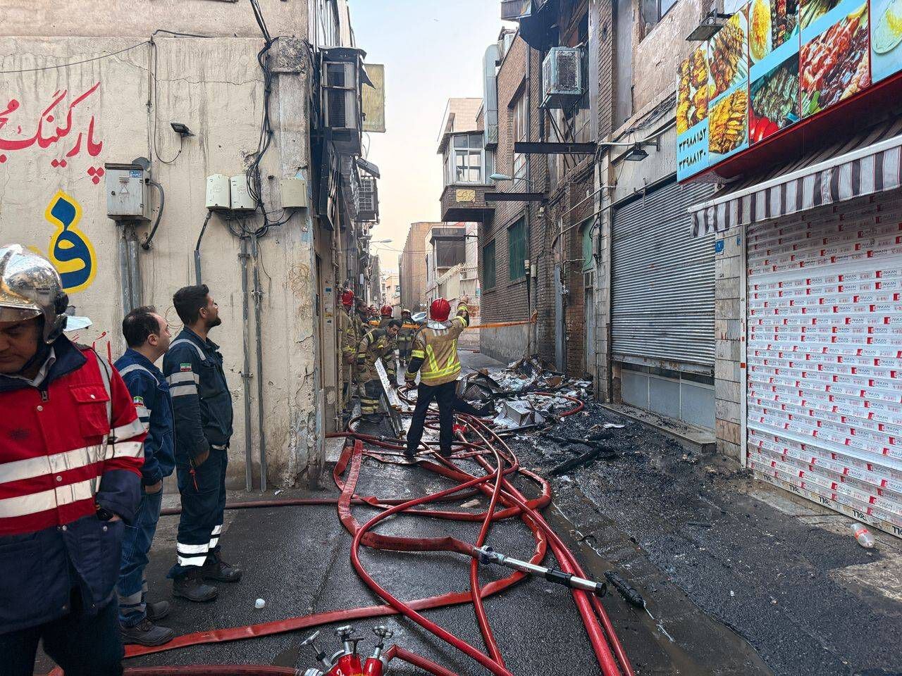 جزئیات حریق بامدادی در خیابان جمهوری تهران