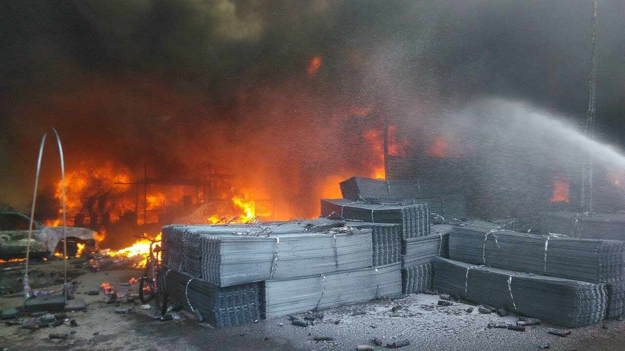 جزییات آتشسوزی گسترده در بازار آهن شادآباد